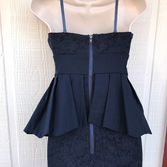 🌟LF Paper Hearts Navy Lace Peplum Dress NWT - Picture 3 of 6